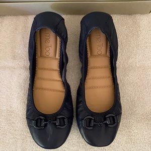 Women’s me too flats